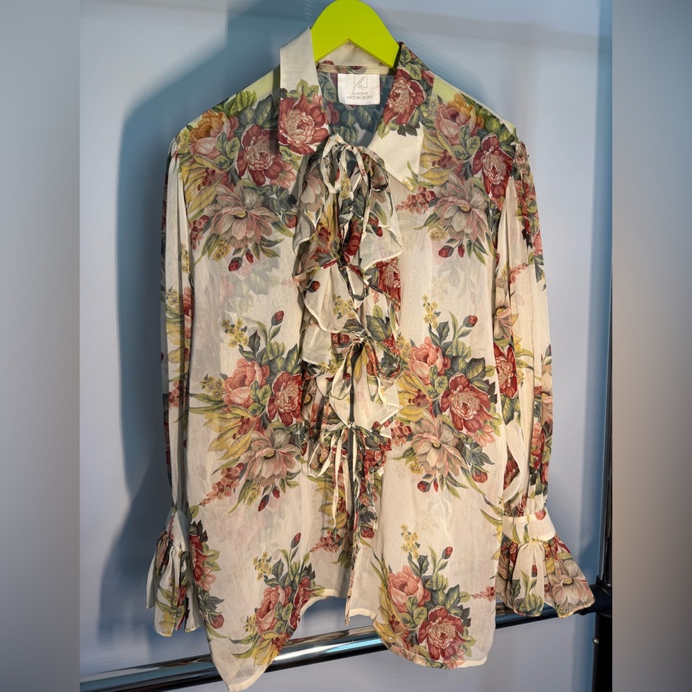 VINTAGE Floral Ruffle Blouse